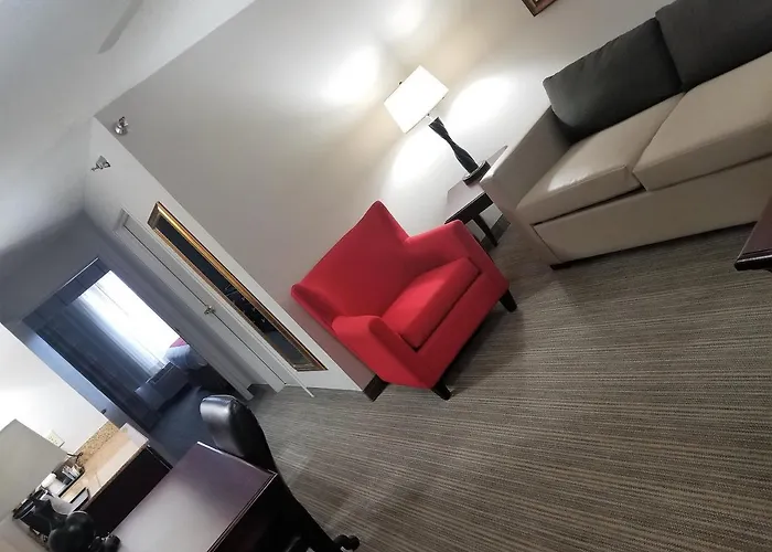 Country & By Radisson, Airport