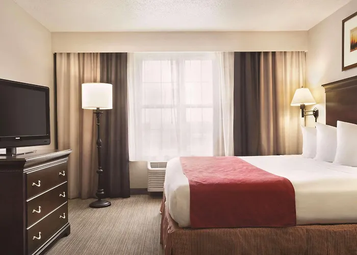 Country & By Radisson, Airport Hotel