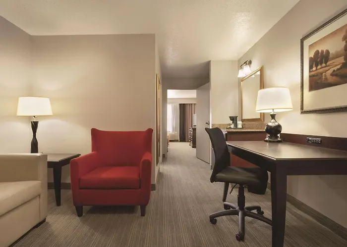 Country & By Radisson, Airport Hotel