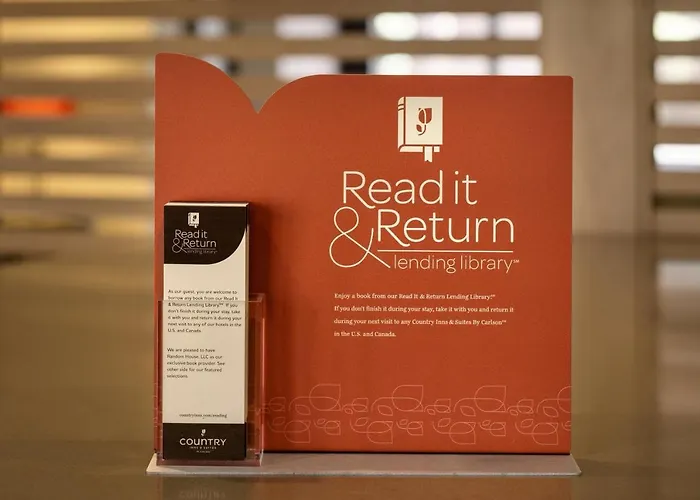 Hotel Country & By Radisson, Airport Moline