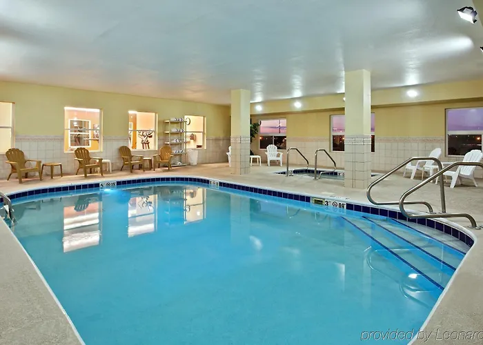 Hotel Country & By Radisson, Airport Moline
