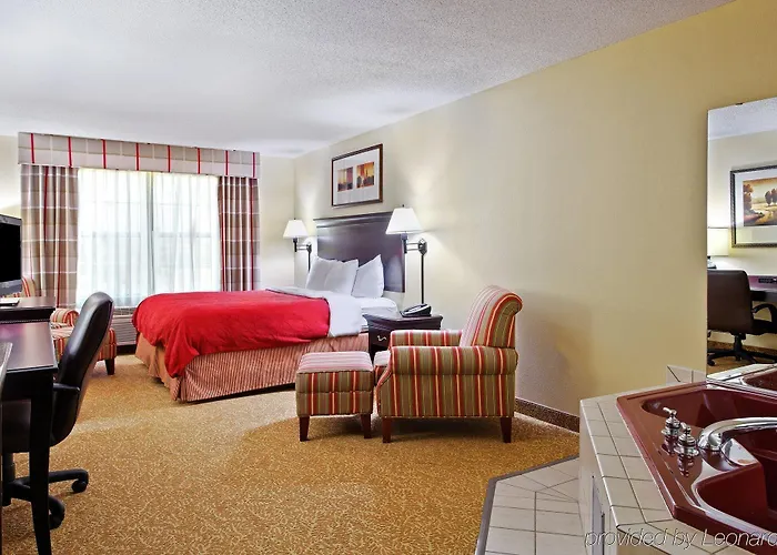 Country & By Radisson, Airport 3*